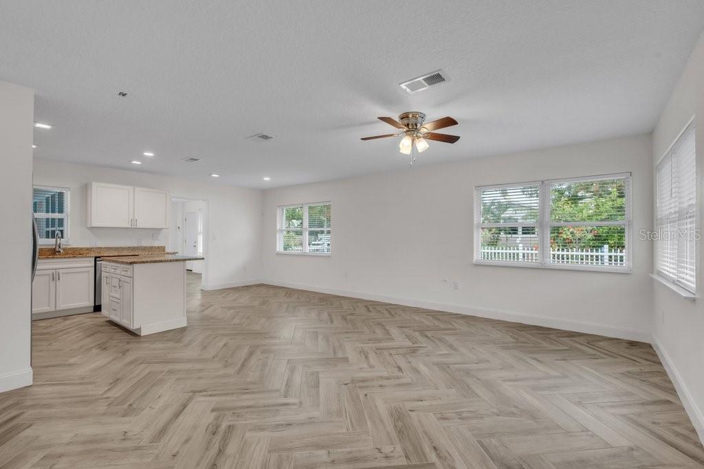 Image 9 of 51 For 1915 7th Avenue W