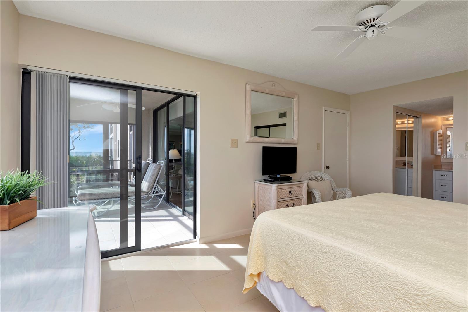 Image 21 of 30 For 1813 Mariner Drive 147