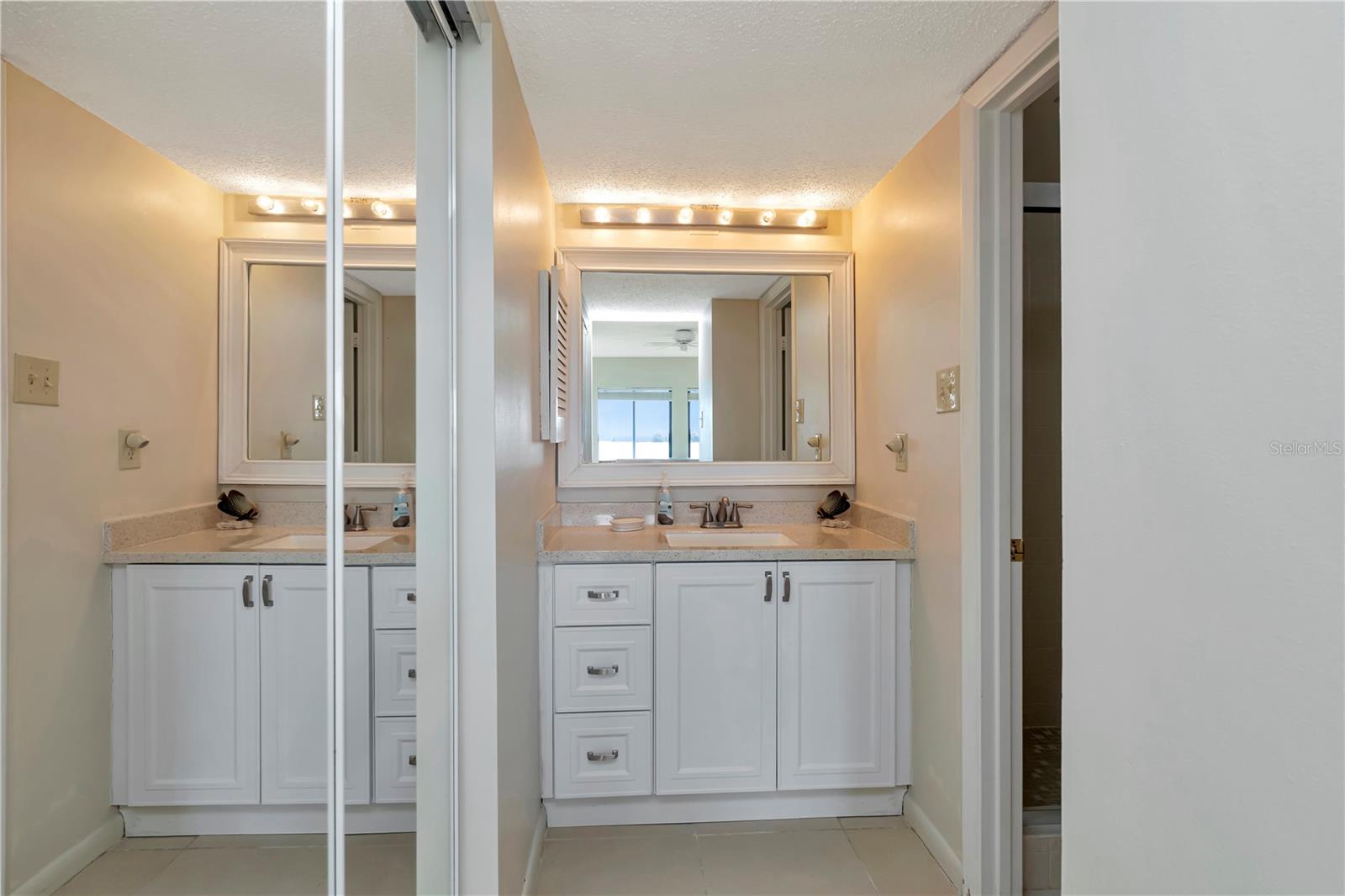 Image 22 of 30 For 1813 Mariner Drive 147