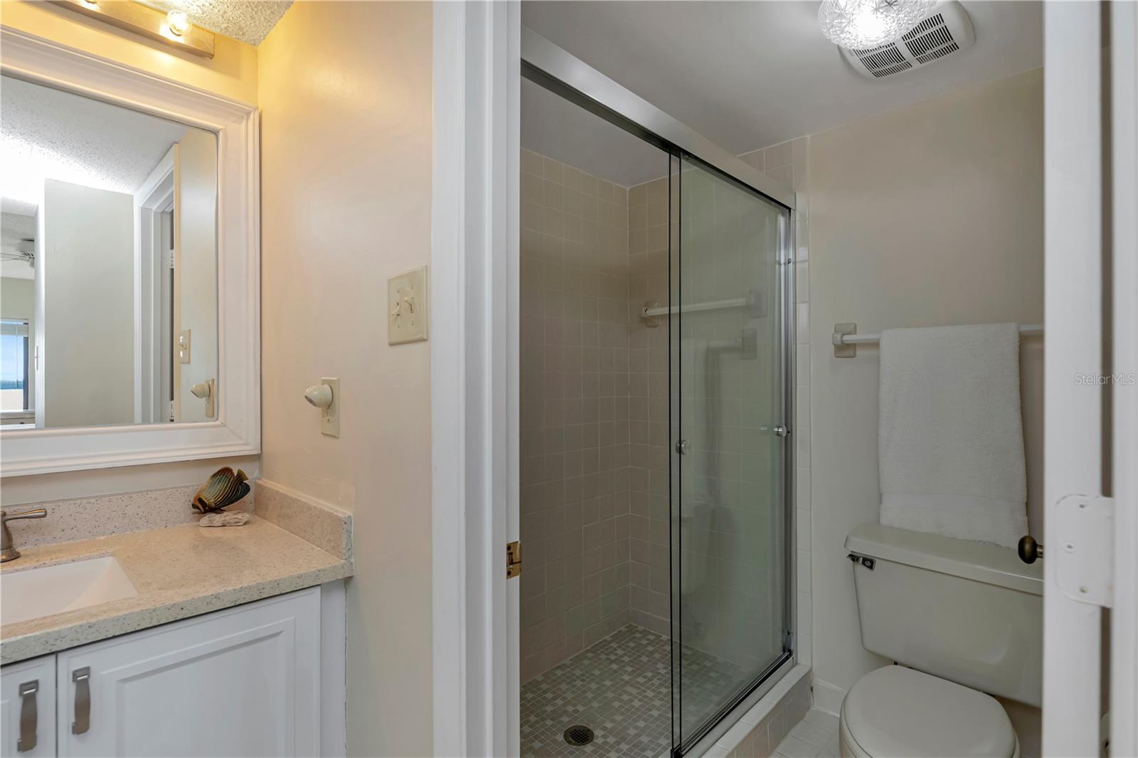 Image 23 of 30 For 1813 Mariner Drive 147