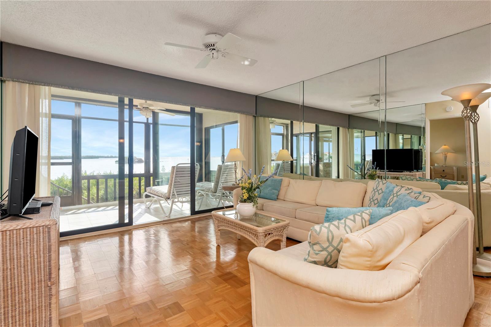 Image 5 of 30 For 1813 Mariner Drive 147