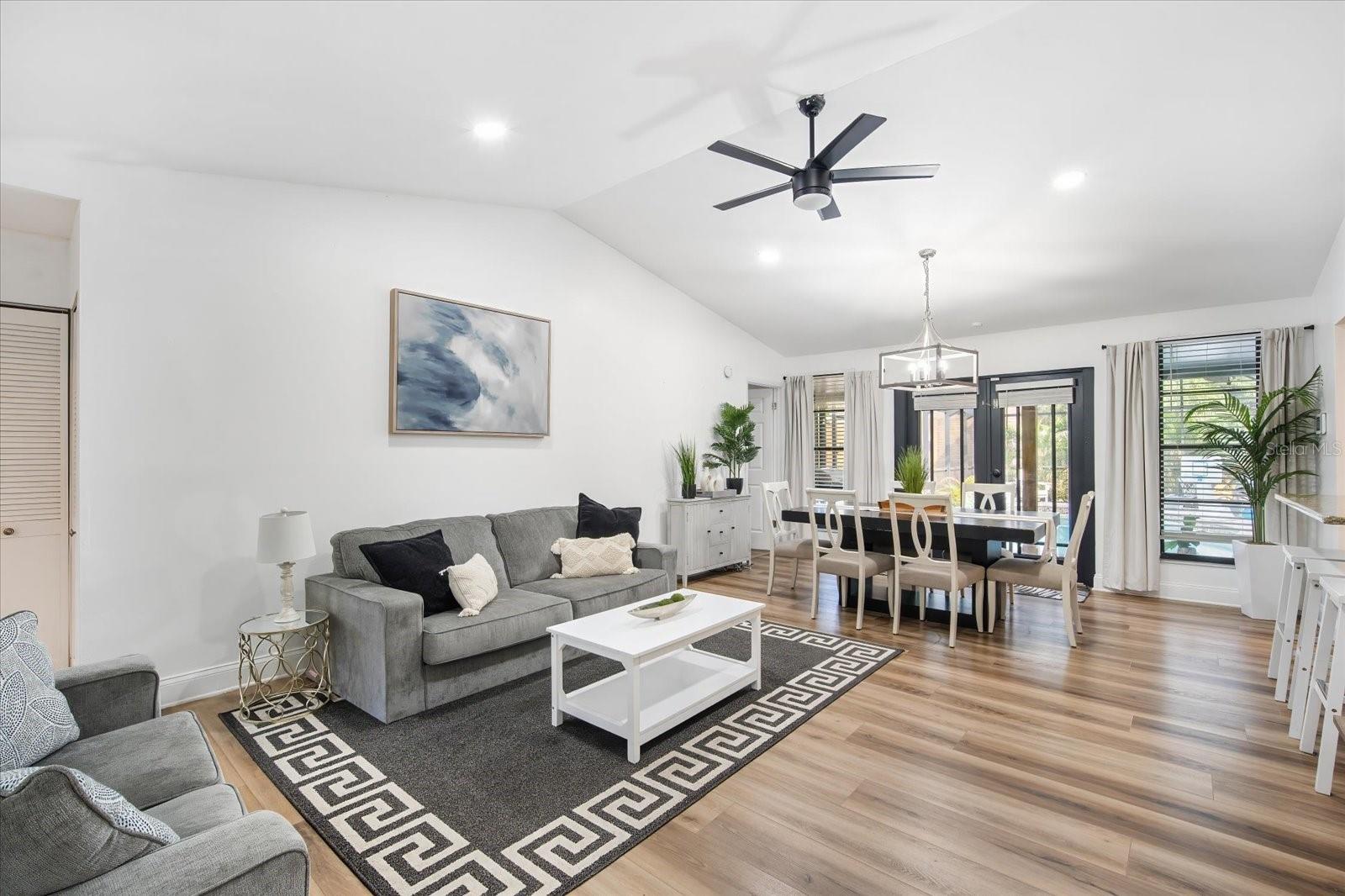 Listing photo id 2 for 7101 18th Street