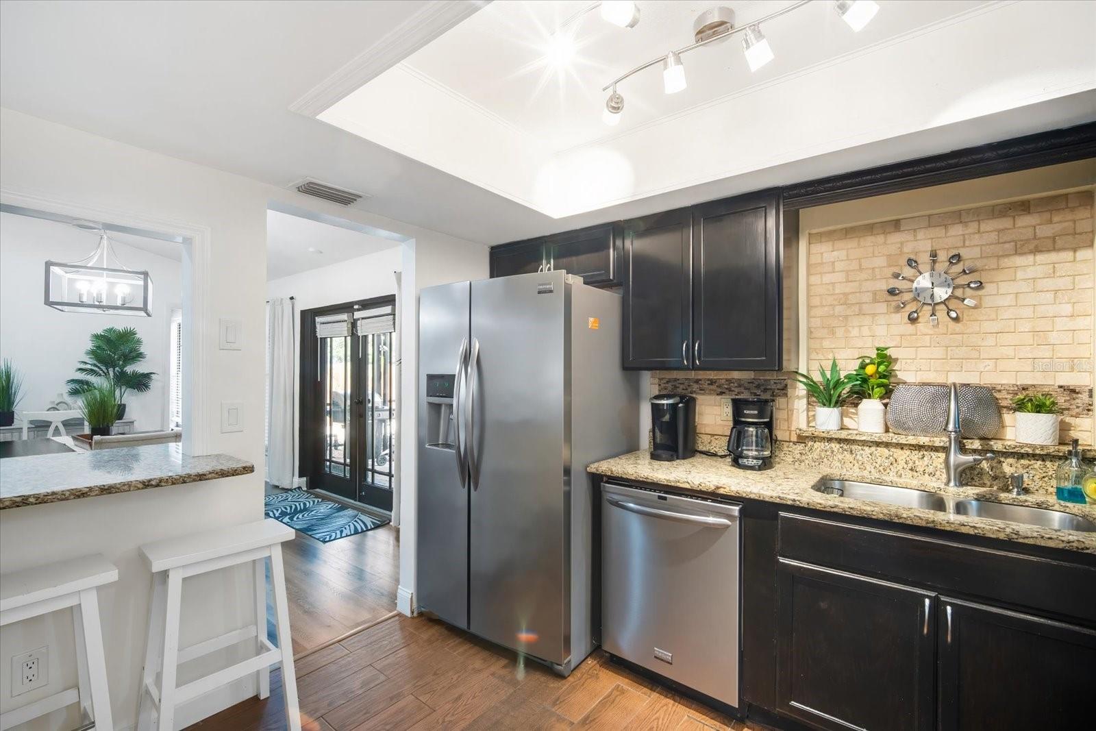 Listing photo id 6 for 7101 18th Street