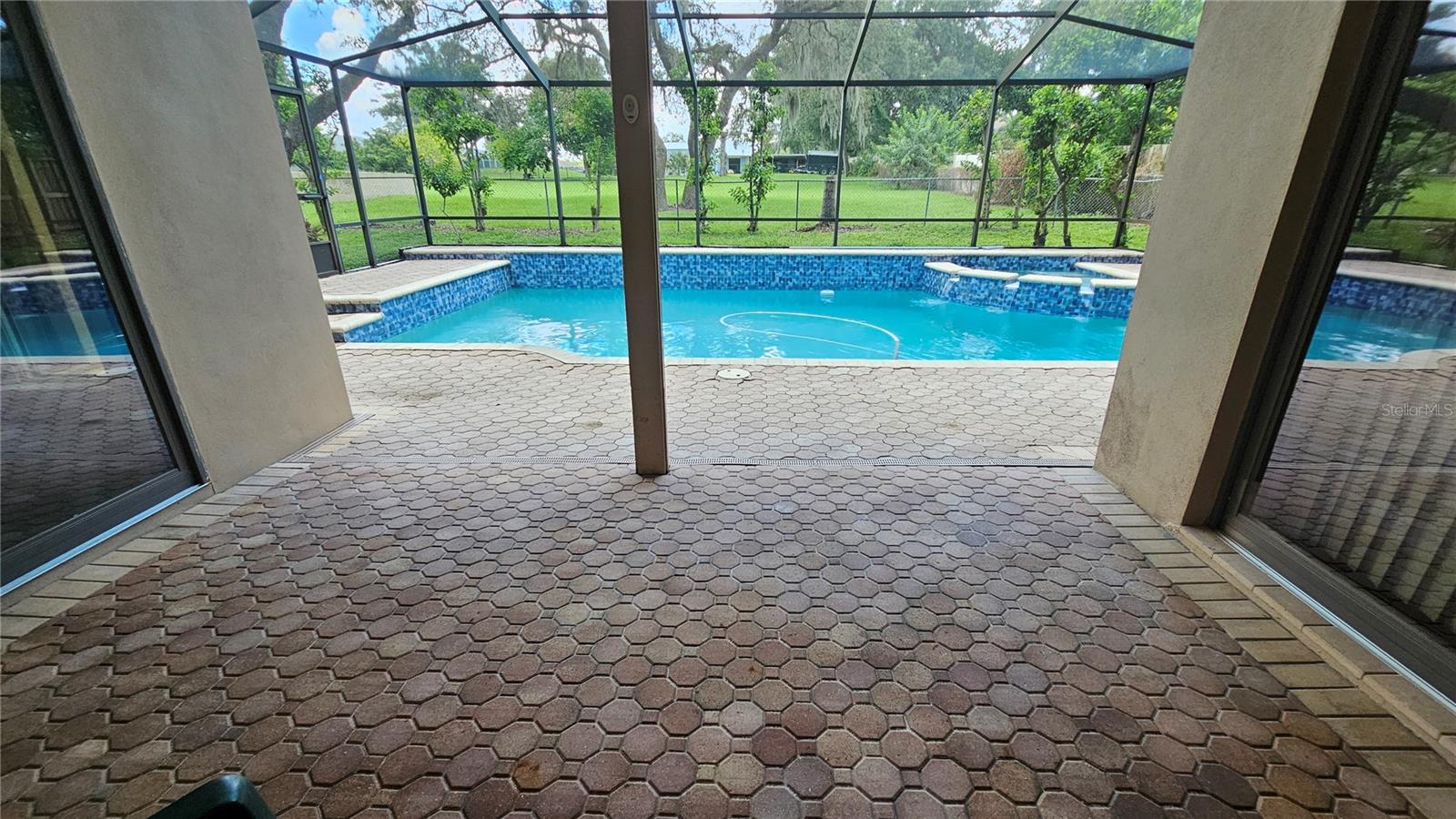 Image 11 of 96 For 2401 Country Trails Drive