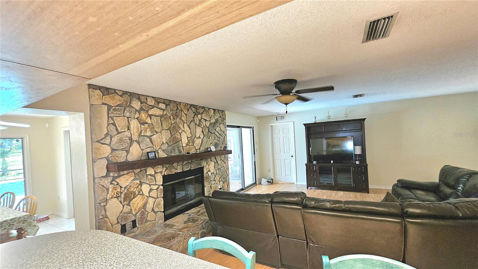 Image 13 of 96 For 2401 Country Trails Drive