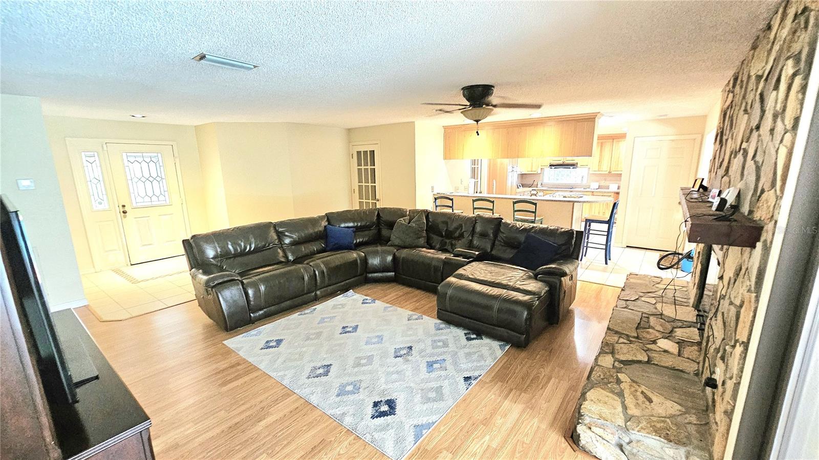 Image 14 of 96 For 2401 Country Trails Drive