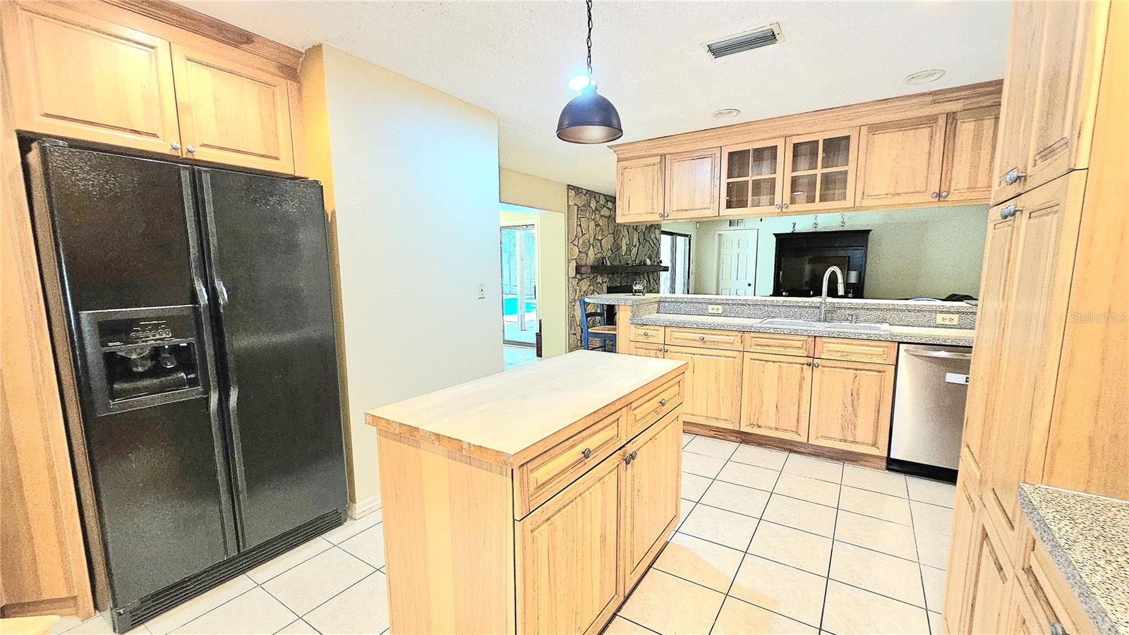 Image 18 of 96 For 2401 Country Trails Drive