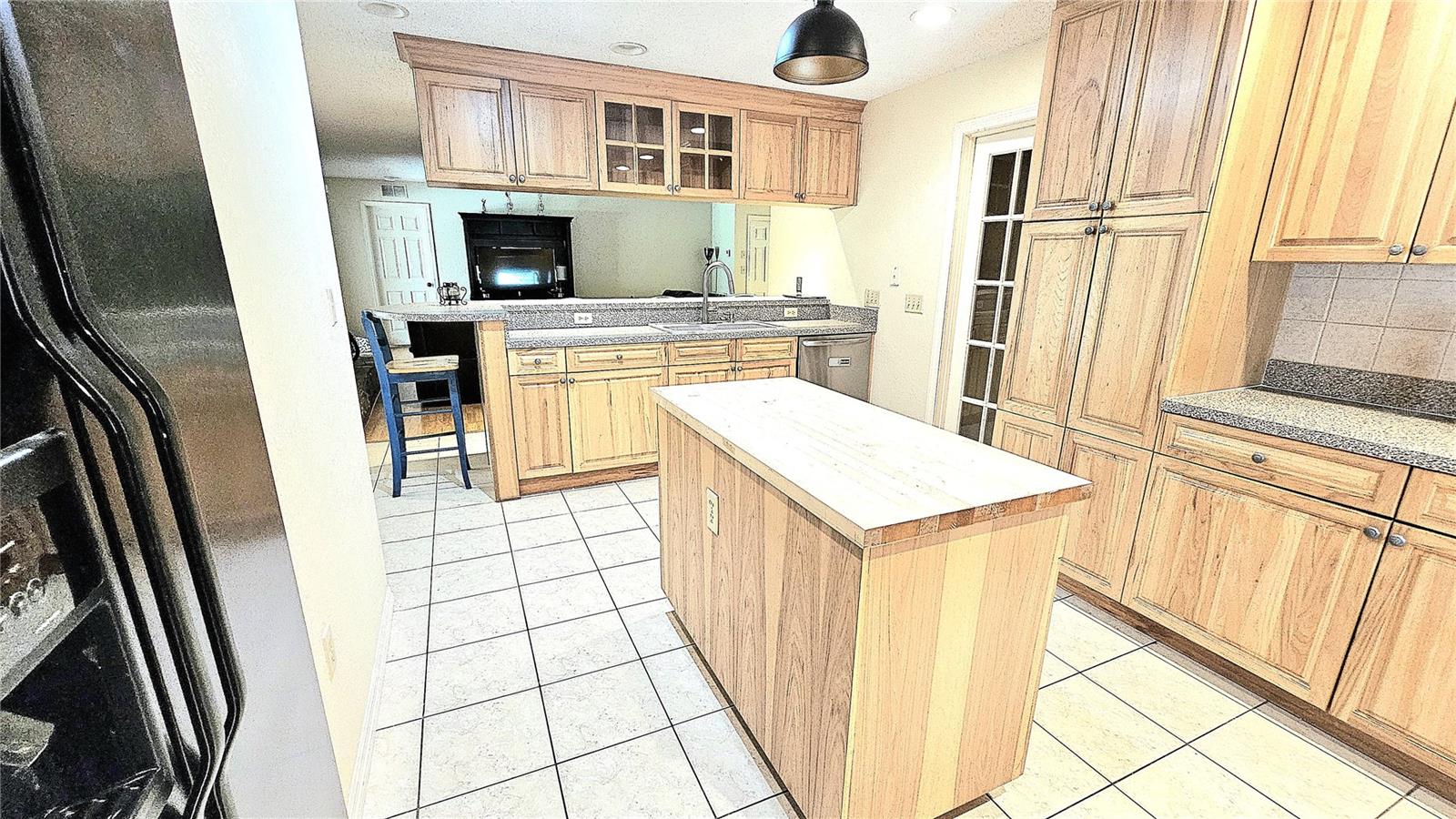 Image 19 of 96 For 2401 Country Trails Drive