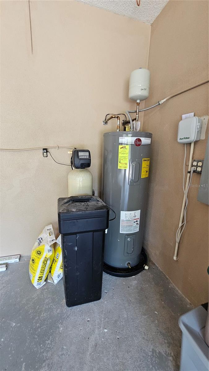 Image 52 of 96 For 2401 Country Trails Drive