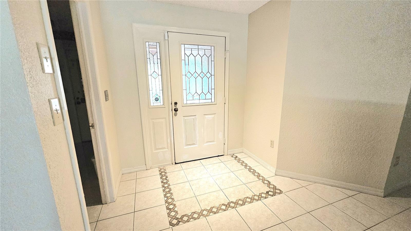 Image 8 of 96 For 2401 Country Trails Drive