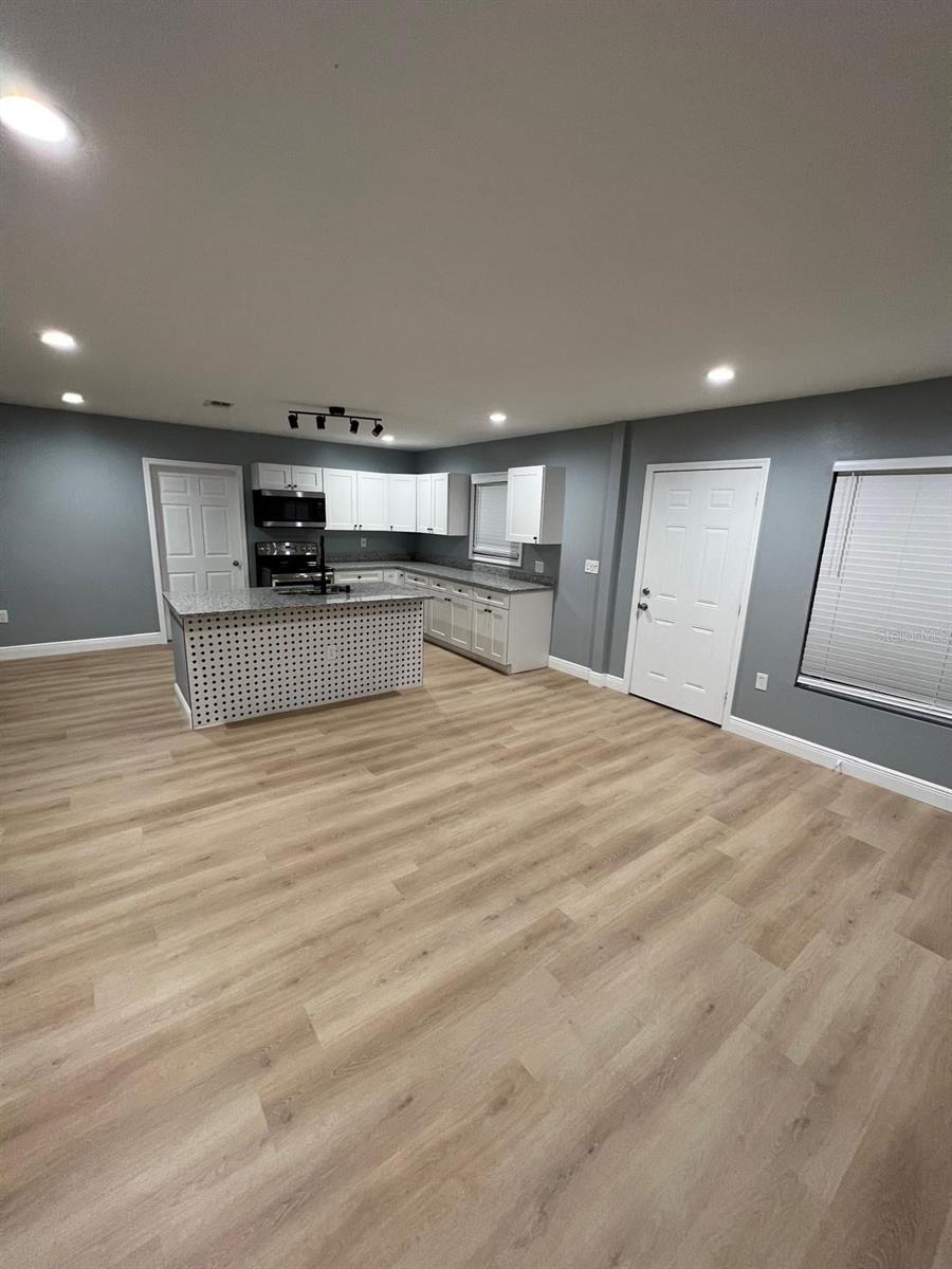 Image 3 of 15 For 2211 54th Avenue Drive W