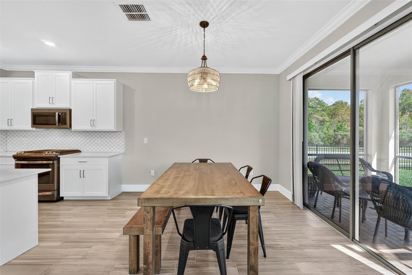 Listing photo id 14 for 3999 Cadence Loop