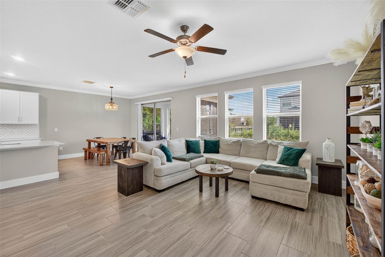 Listing photo id 15 for 3999 Cadence Loop