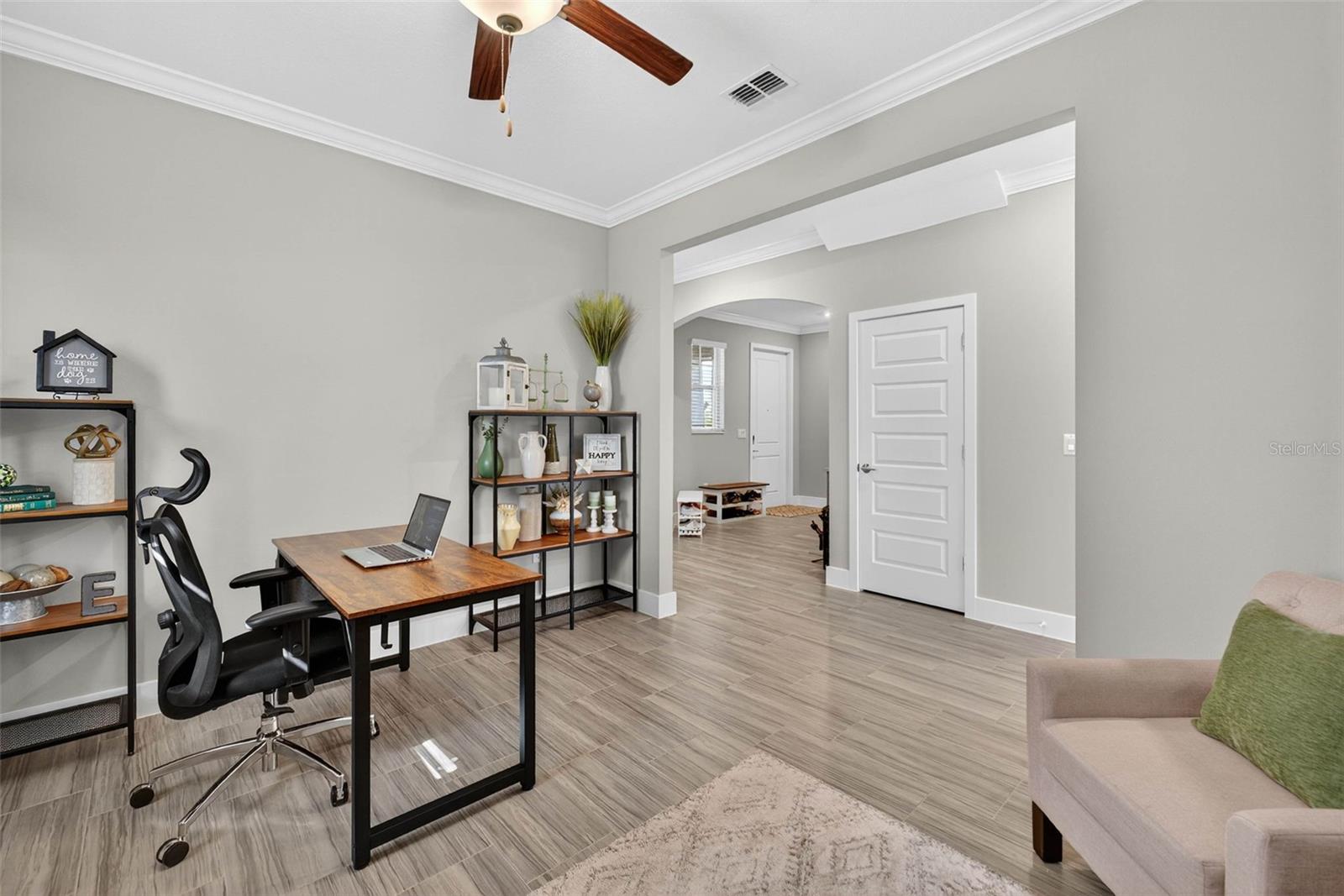 Listing photo id 22 for 3999 Cadence Loop