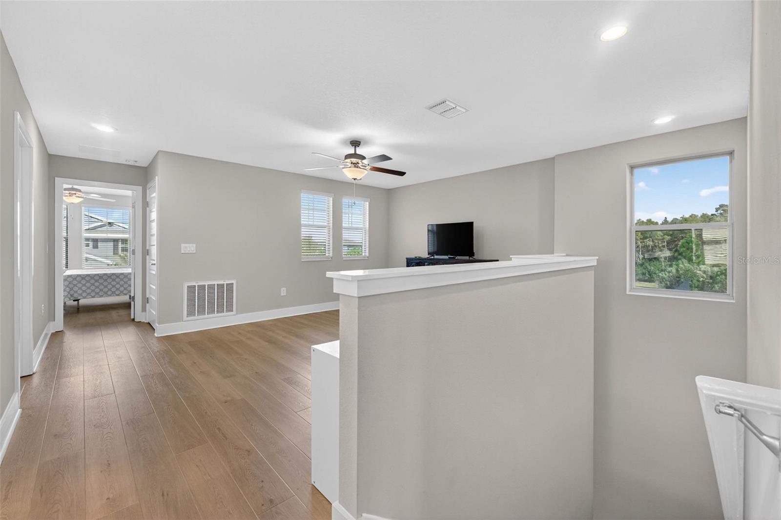 Listing photo id 26 for 3999 Cadence Loop