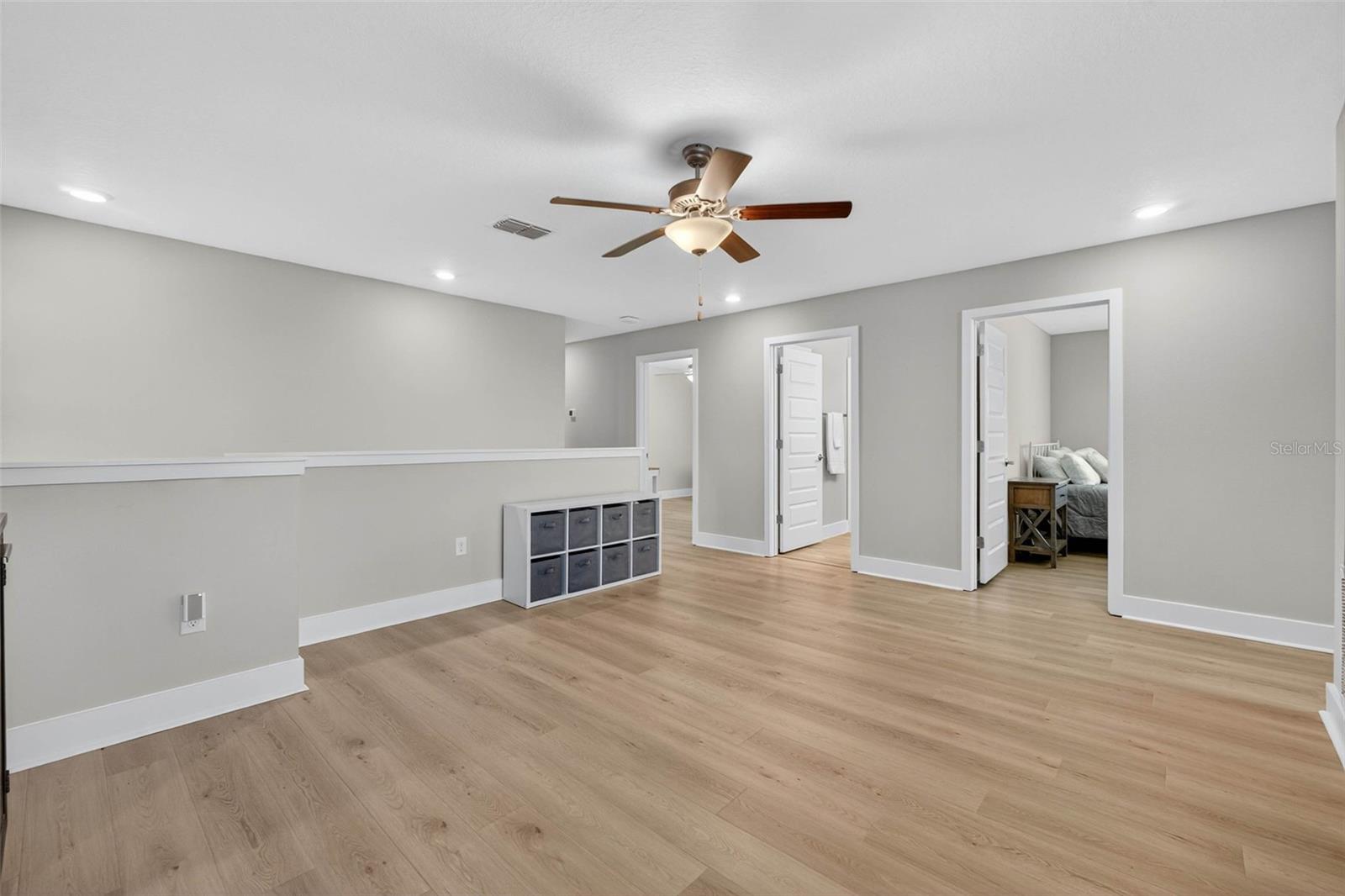 Listing photo id 30 for 3999 Cadence Loop