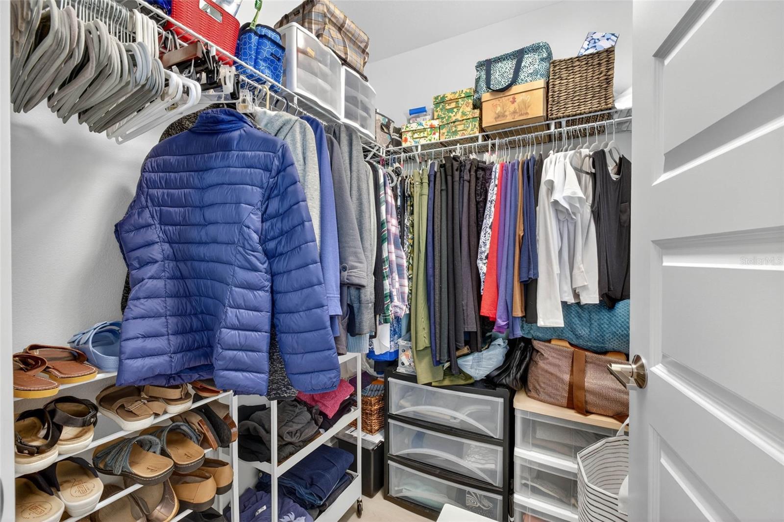 Listing photo id 34 for 3999 Cadence Loop