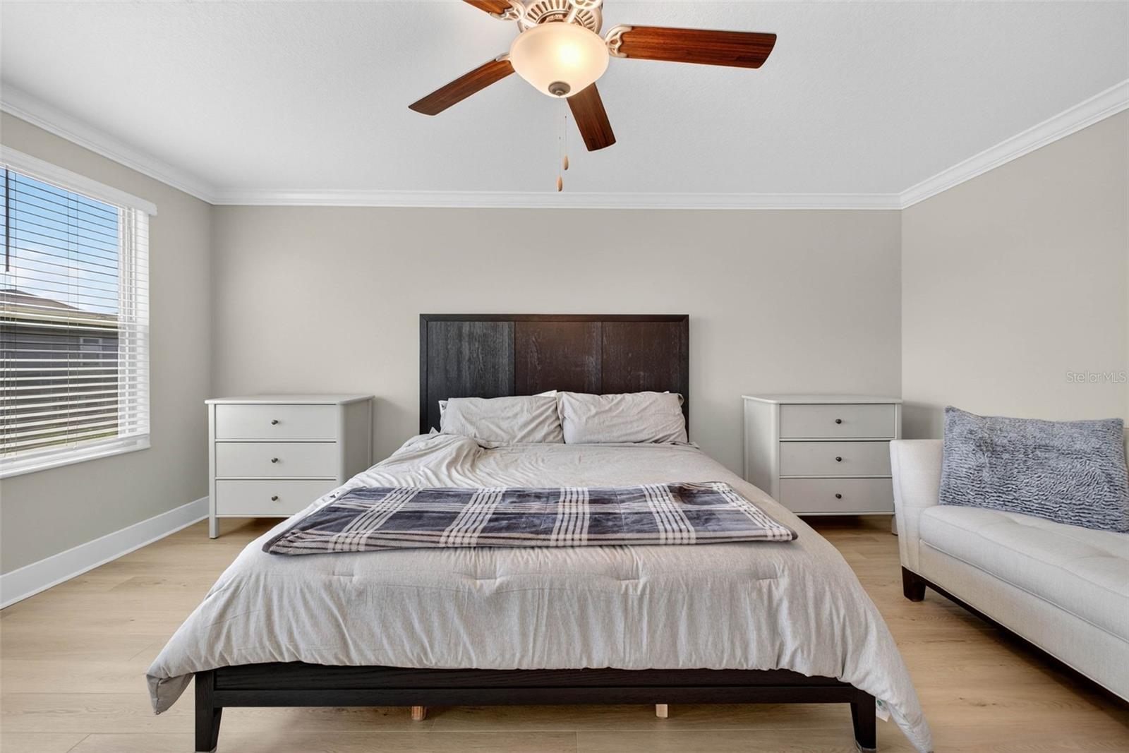 Listing photo id 42 for 3999 Cadence Loop