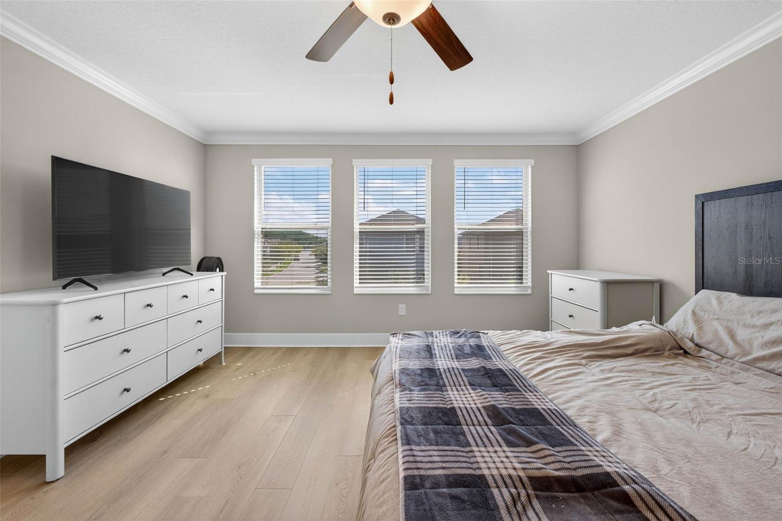 Listing photo id 44 for 3999 Cadence Loop