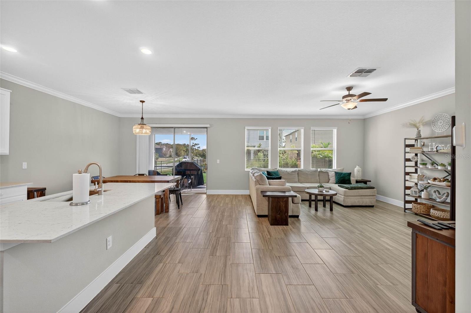 Listing photo id 4 for 3999 Cadence Loop