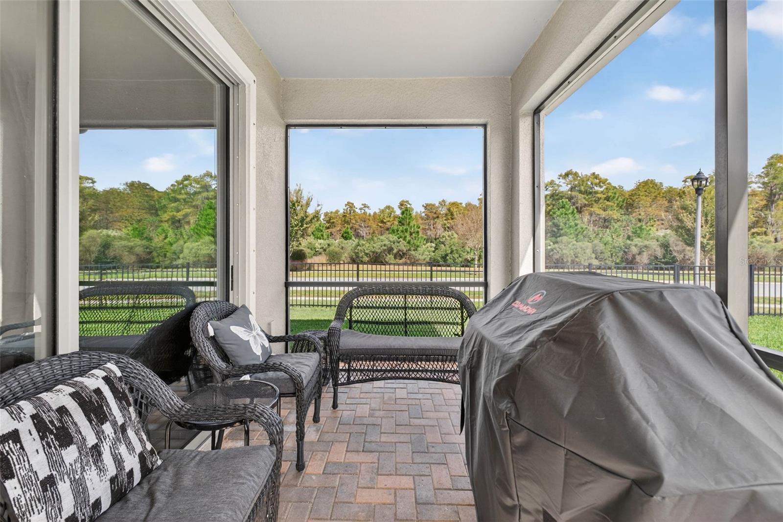 Listing photo id 59 for 3999 Cadence Loop