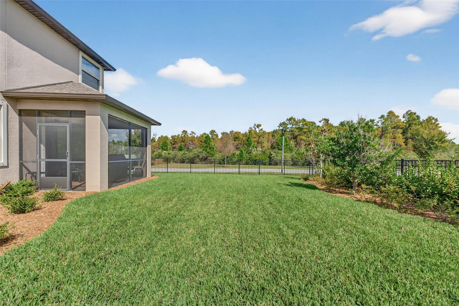 Listing photo id 61 for 3999 Cadence Loop