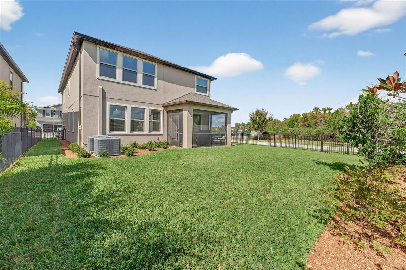 Listing photo id 62 for 3999 Cadence Loop