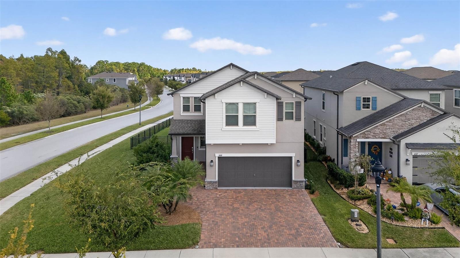 Listing photo id 71 for 3999 Cadence Loop