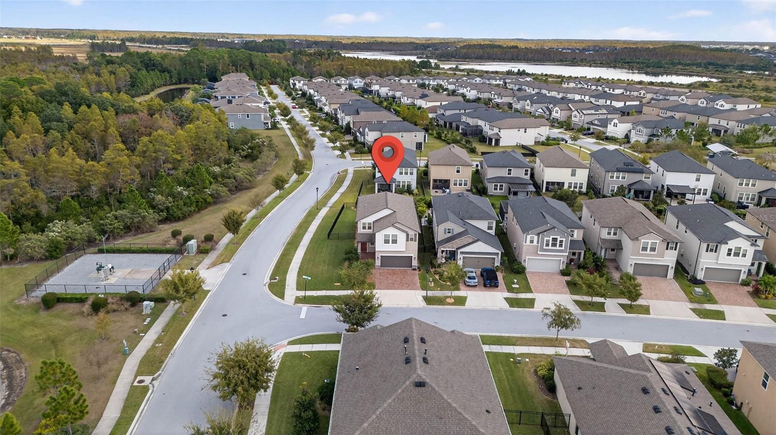 Listing photo id 78 for 3999 Cadence Loop