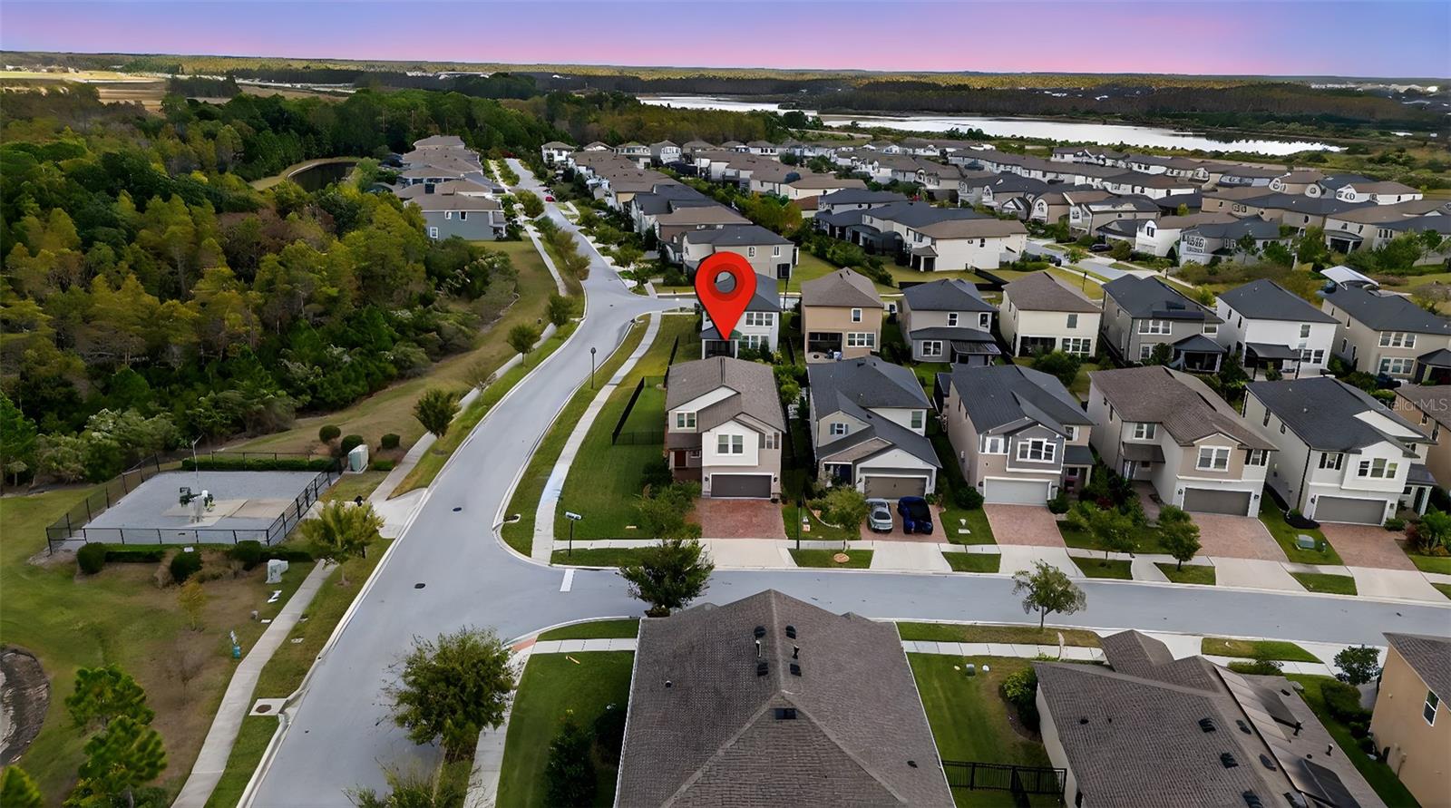 Listing photo id 79 for 3999 Cadence Loop