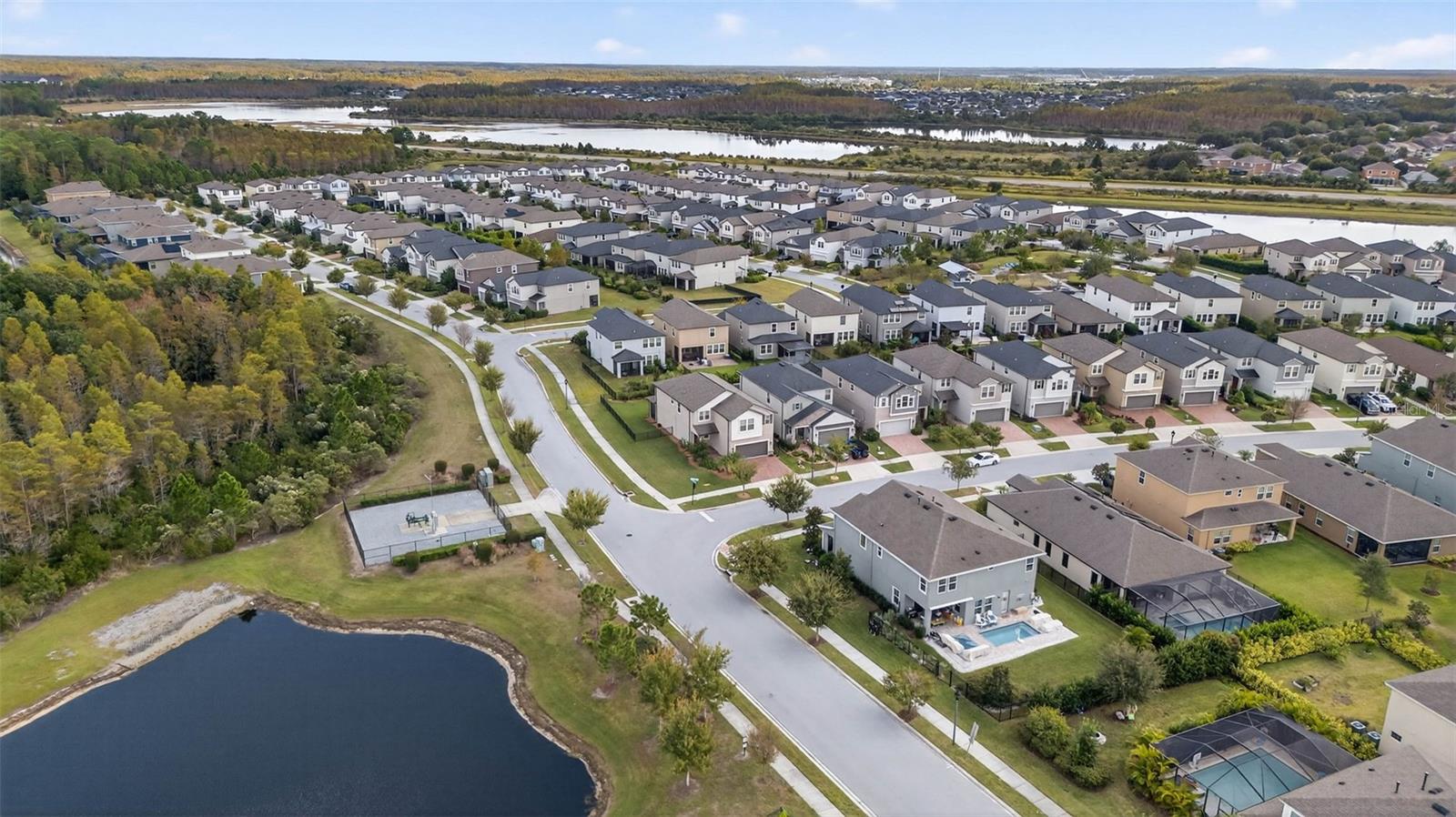 Listing photo id 81 for 3999 Cadence Loop