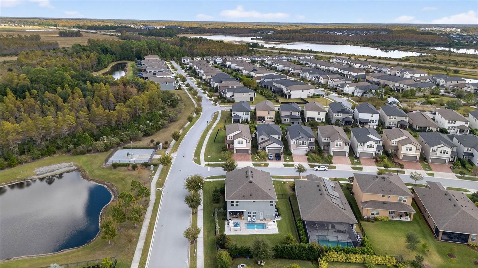 Listing photo id 82 for 3999 Cadence Loop