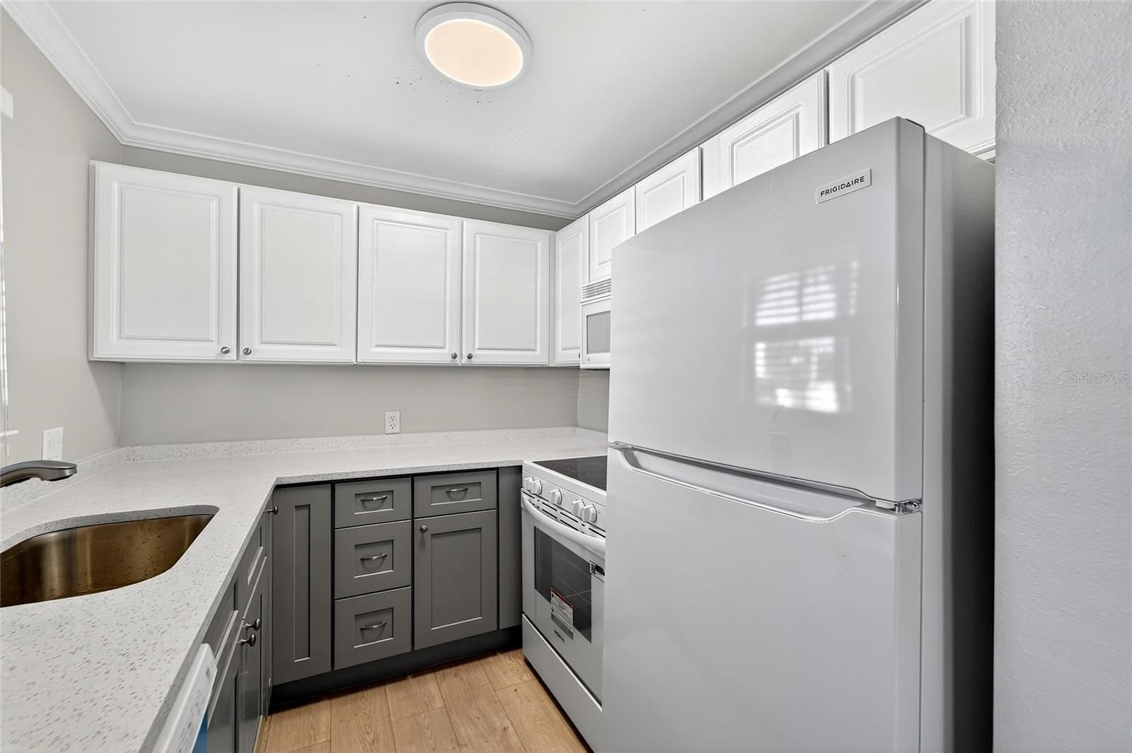 Image 10 of 86 For 19714 Gulf Blvd