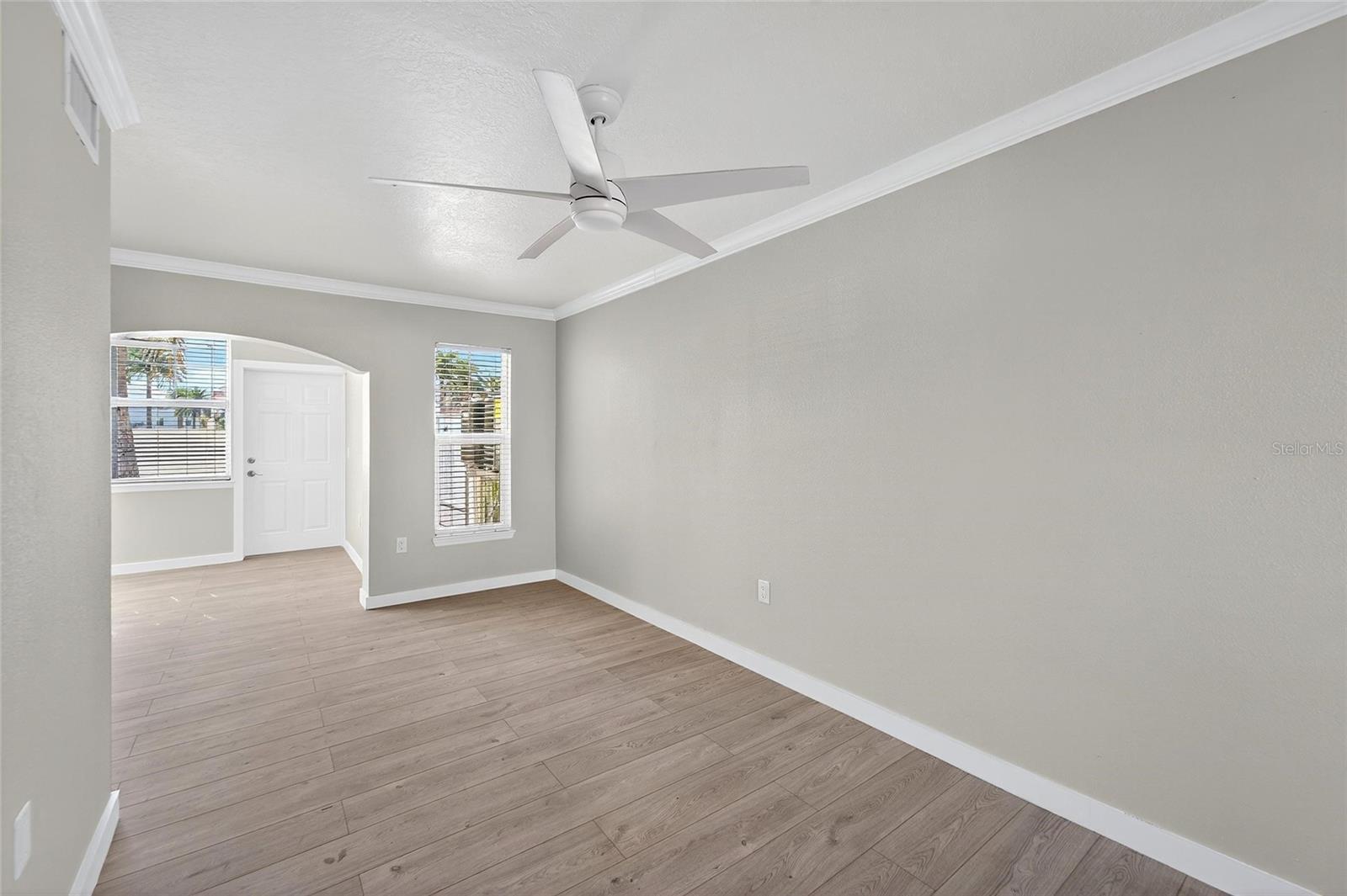 Image 15 of 86 For 19714 Gulf Blvd