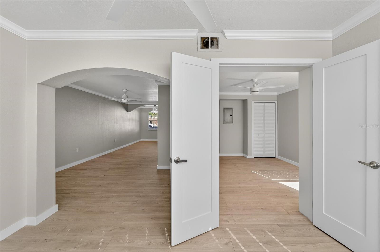 Image 18 of 86 For 19714 Gulf Blvd