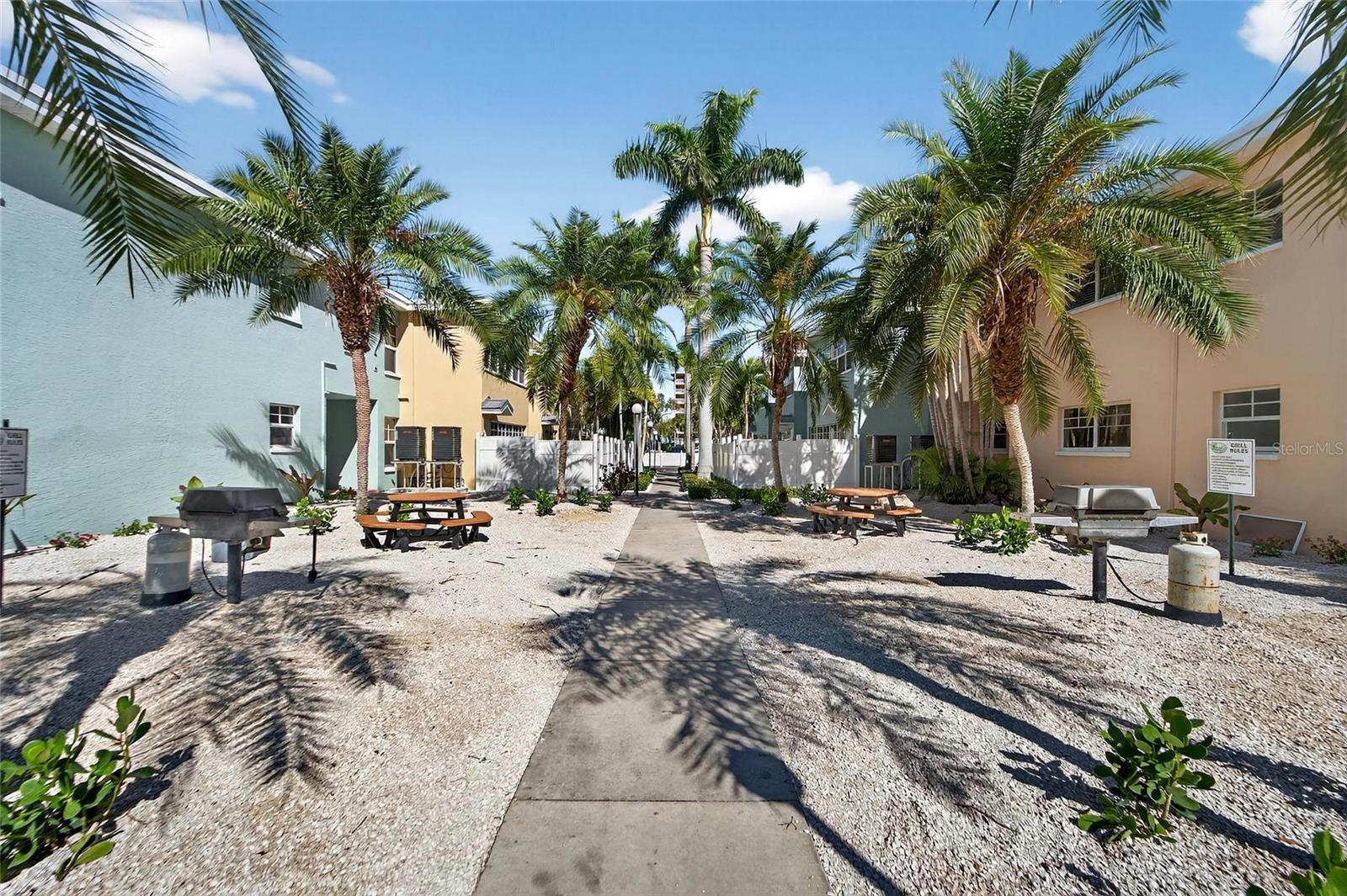 Image 29 of 86 For 19714 Gulf Blvd