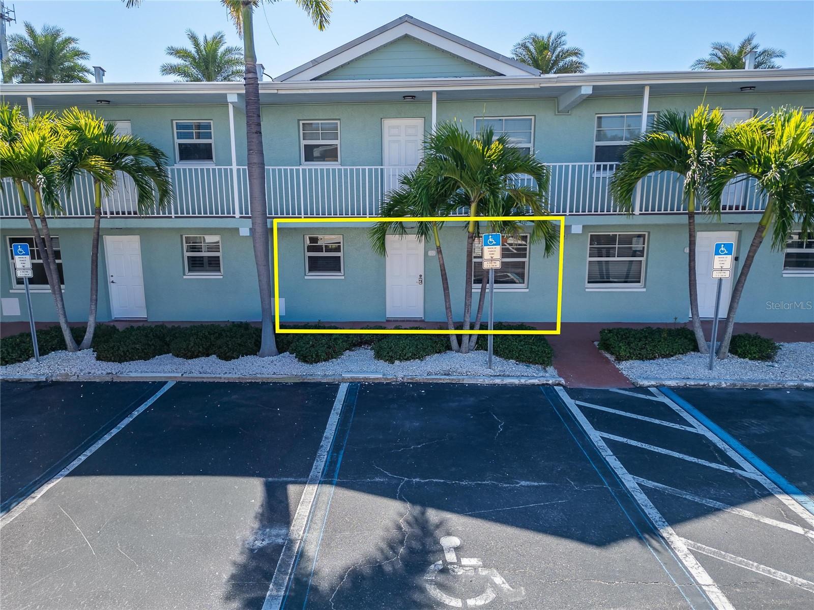 Image 3 of 86 For 19714 Gulf Blvd