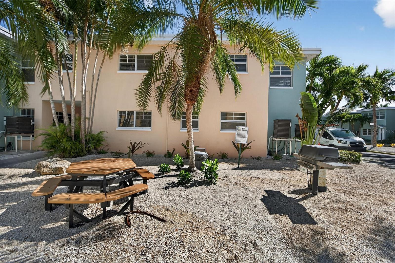 Image 30 of 86 For 19714 Gulf Blvd