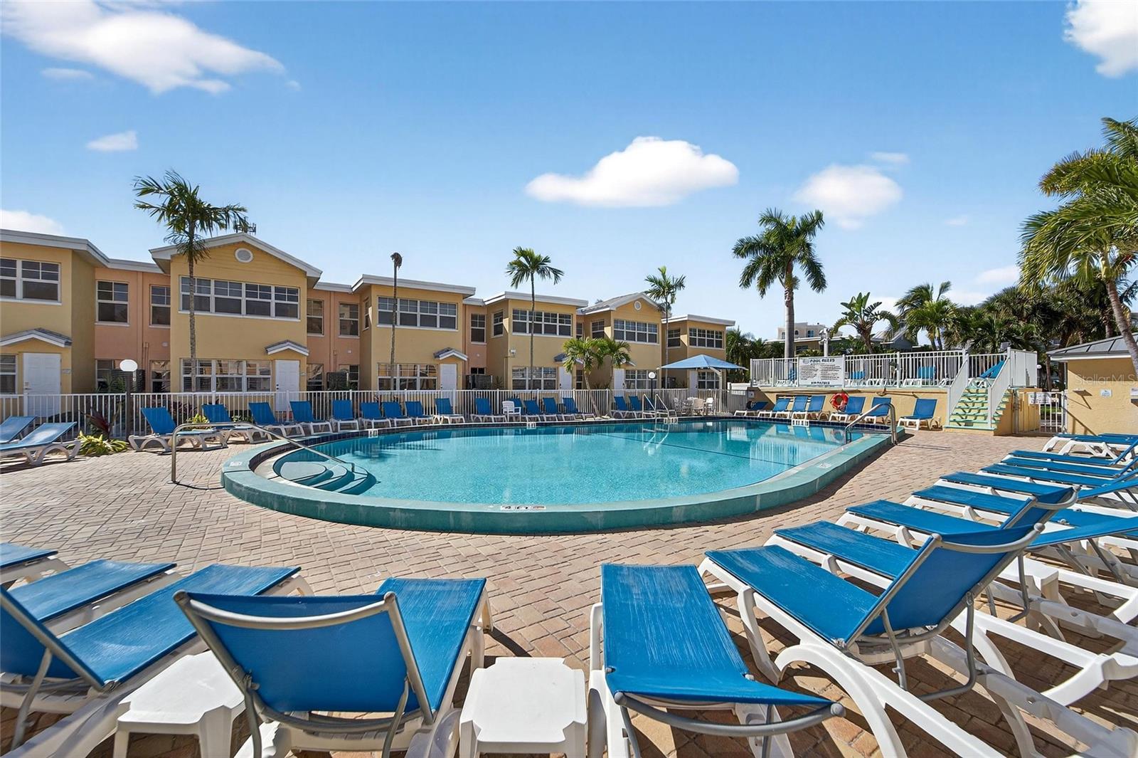 Image 34 of 86 For 19714 Gulf Blvd