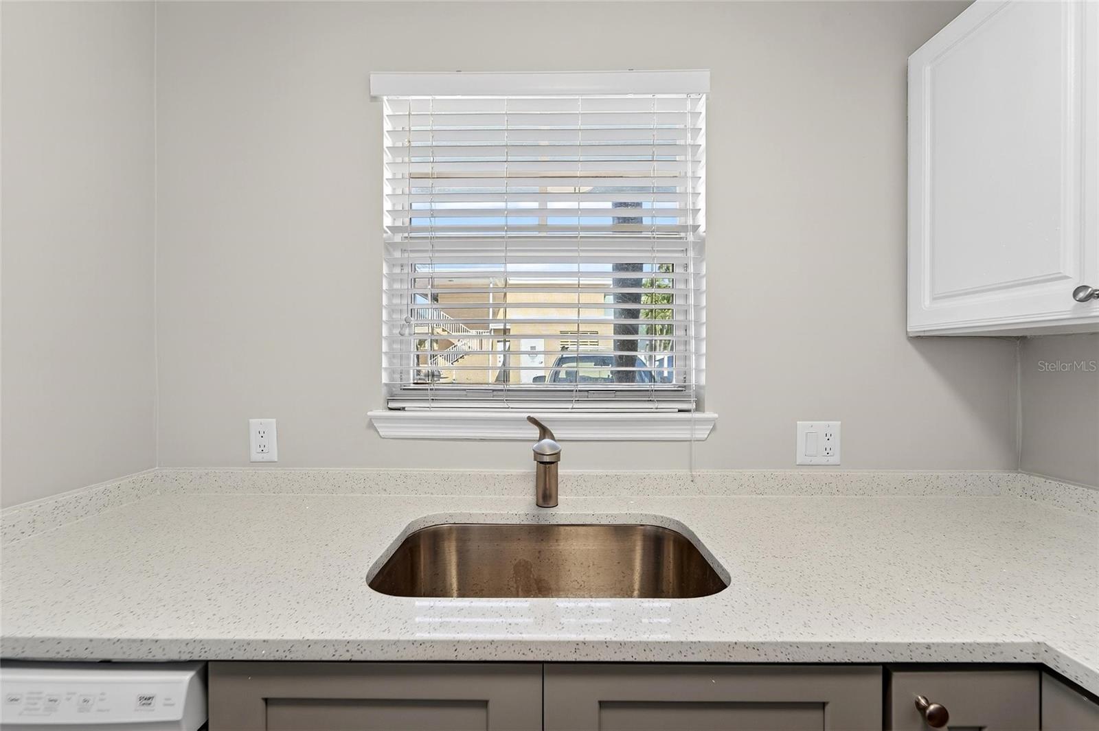 Image 44 of 86 For 19714 Gulf Blvd