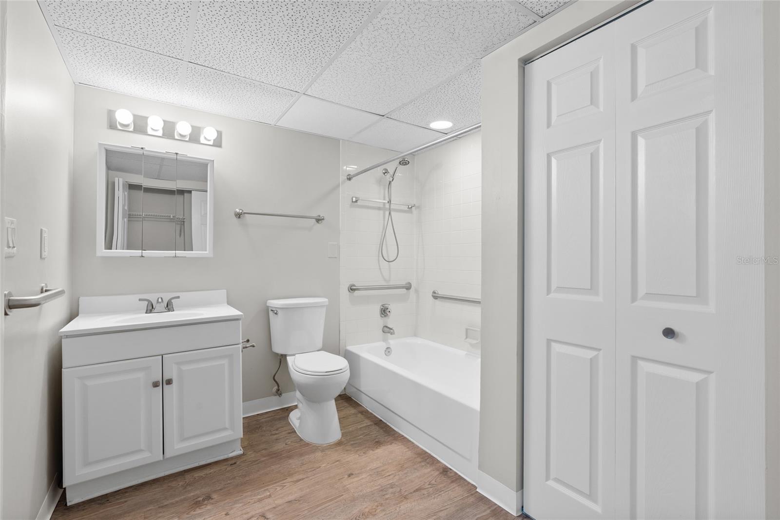 Image 12 of 17 For 411 1st Avenue N 502