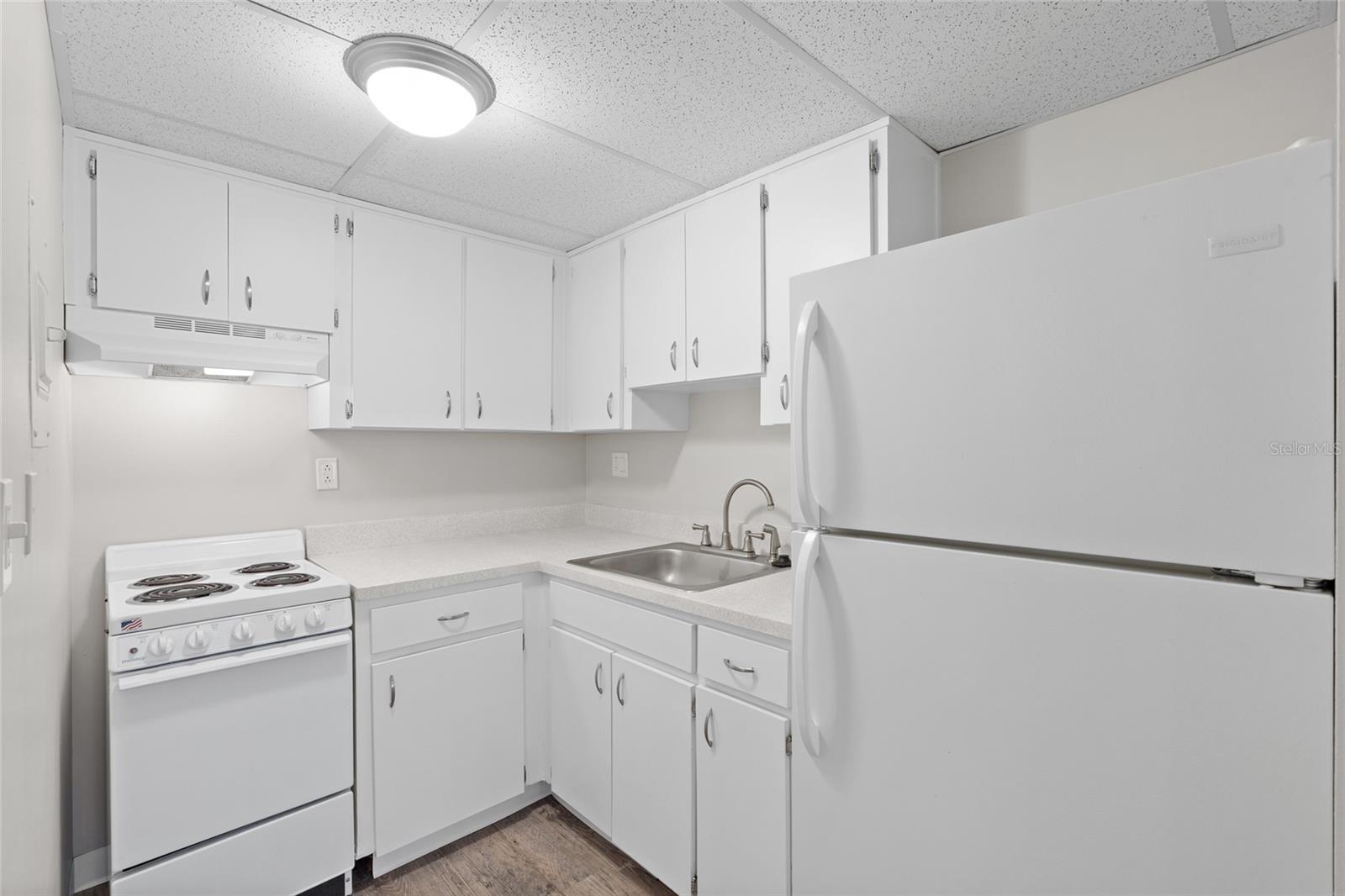 Image 4 of 17 For 411 1st Avenue N 502