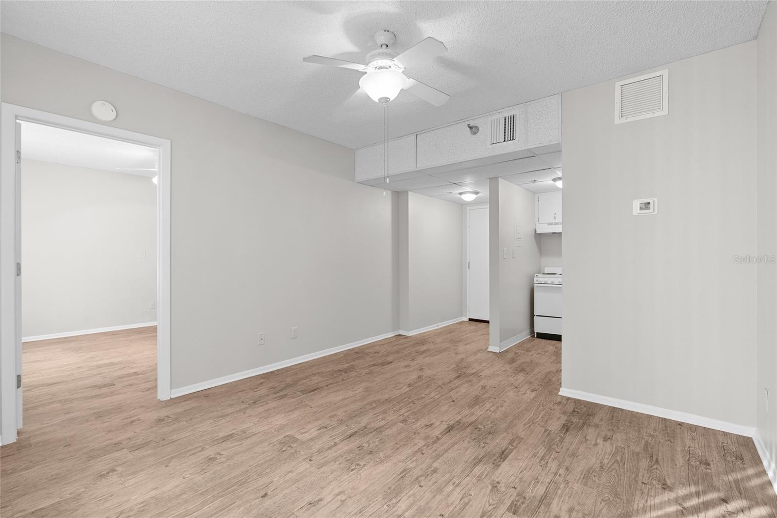 Image 6 of 17 For 411 1st Avenue N 502