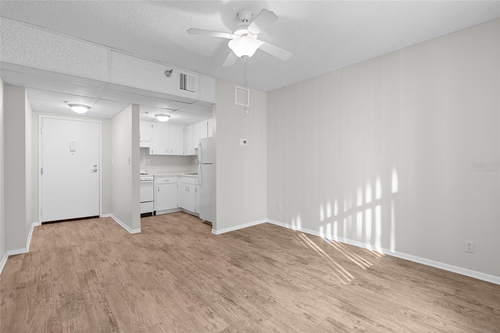 Image 7 of 17 For 411 1st Avenue N 502