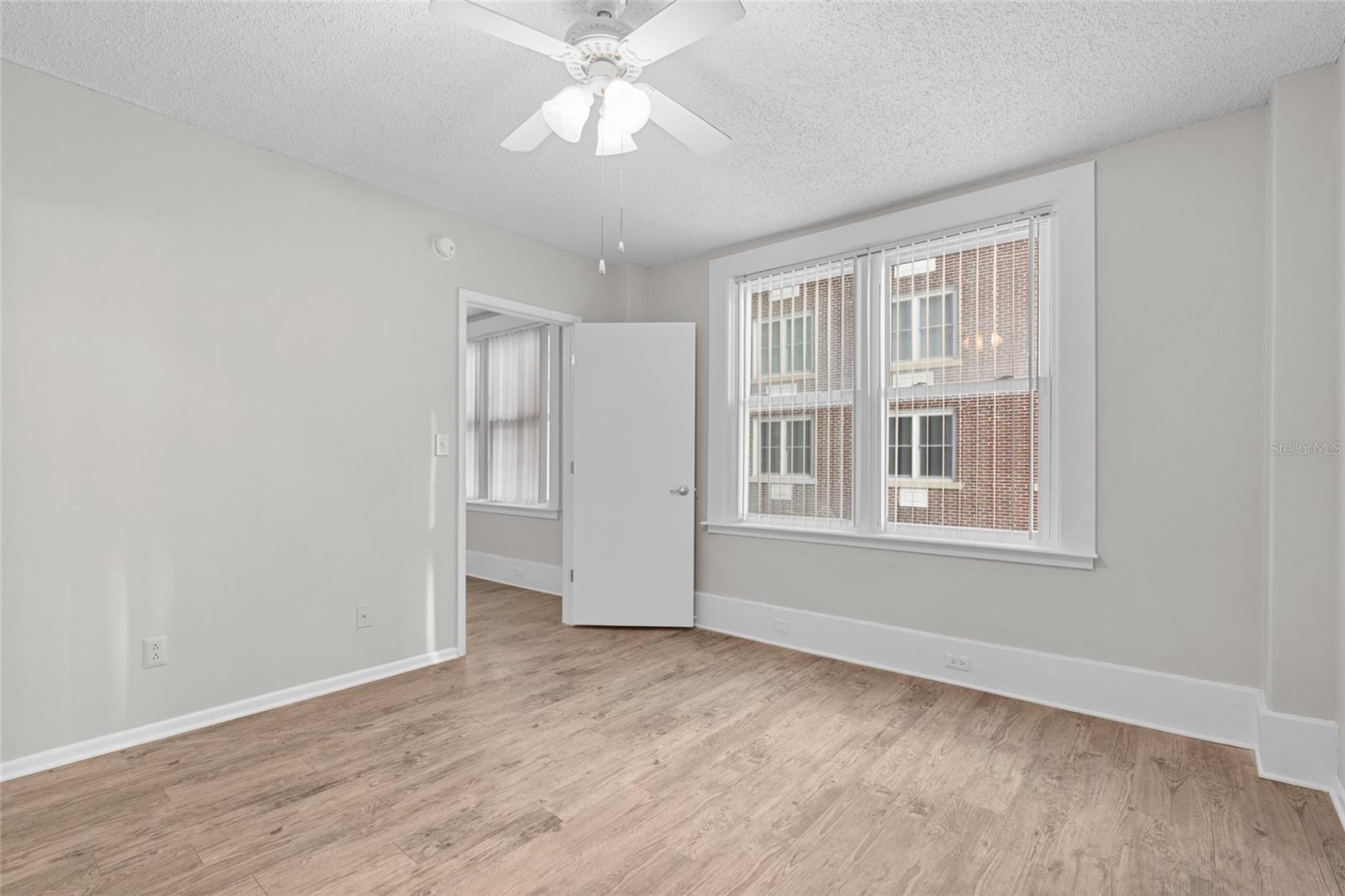 Image 9 of 17 For 411 1st Avenue N 502