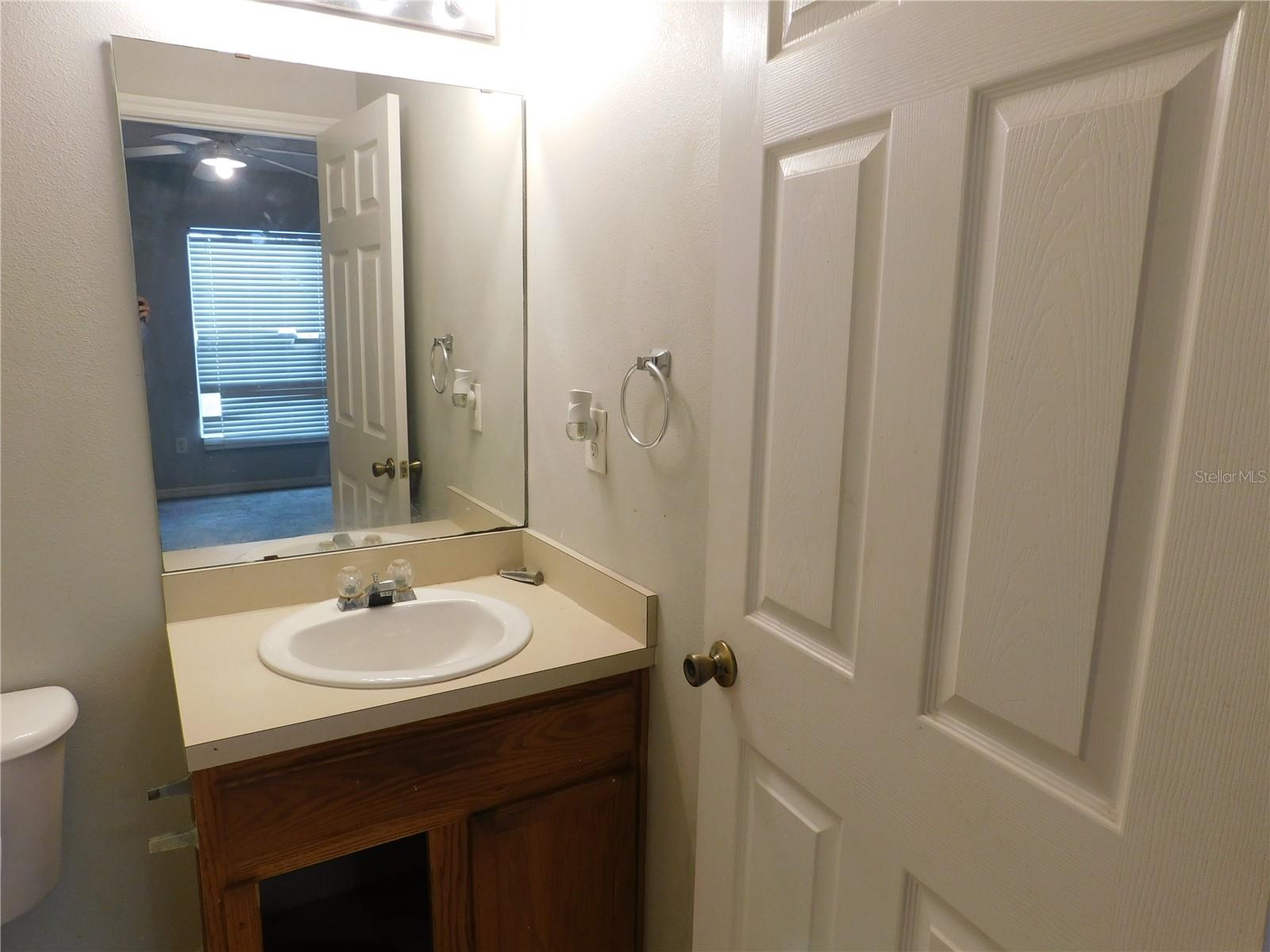 Image 14 of 24 For 8517 Edgewater Place Boulevard