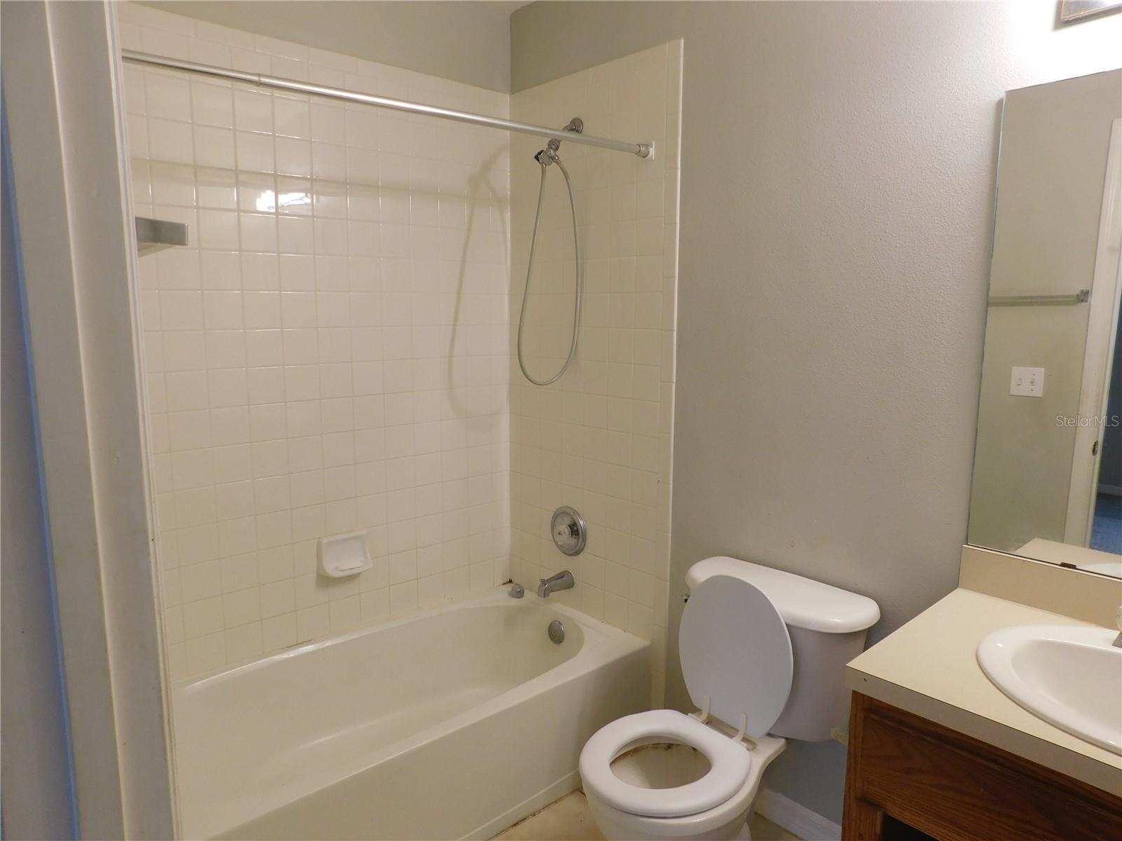 Image 15 of 24 For 8517 Edgewater Place Boulevard