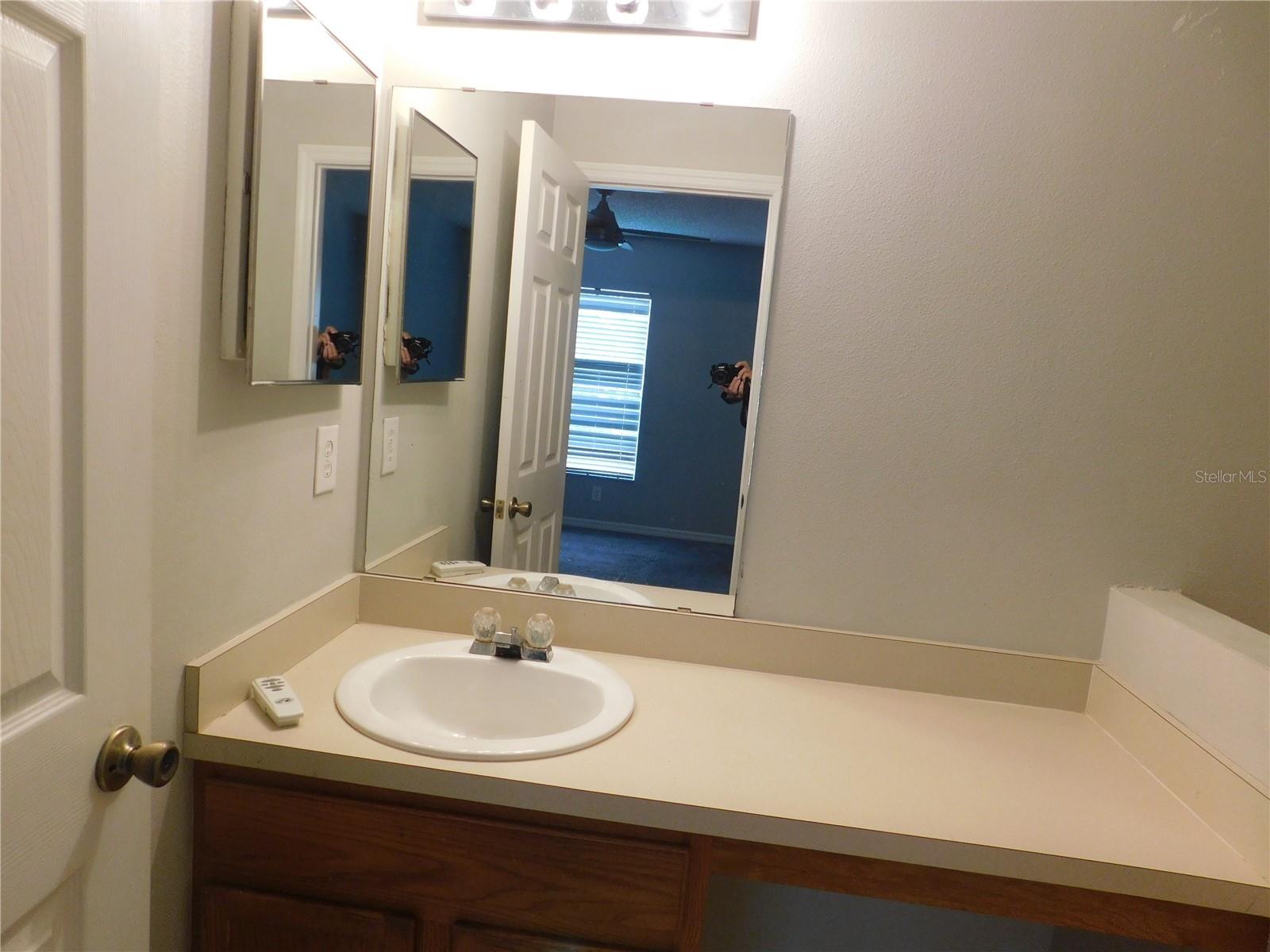 Image 16 of 24 For 8517 Edgewater Place Boulevard