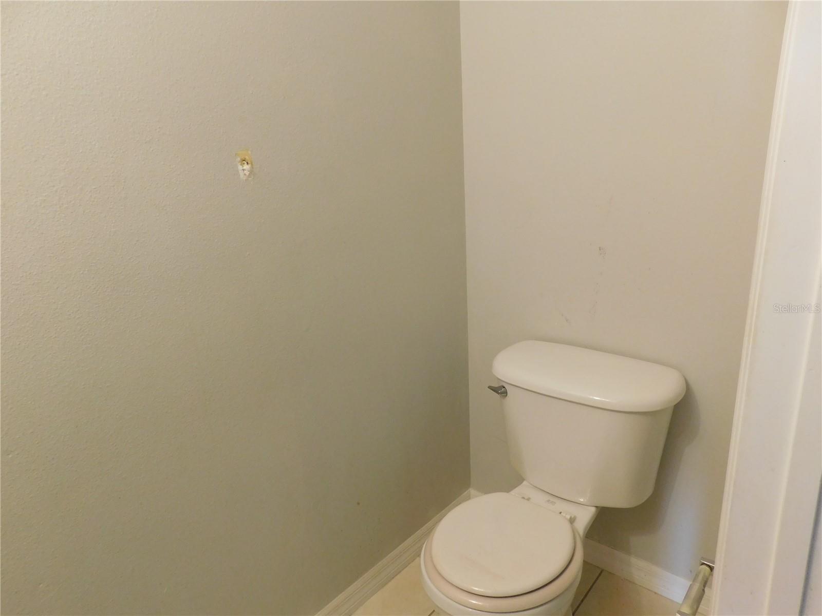 Image 17 of 24 For 8517 Edgewater Place Boulevard