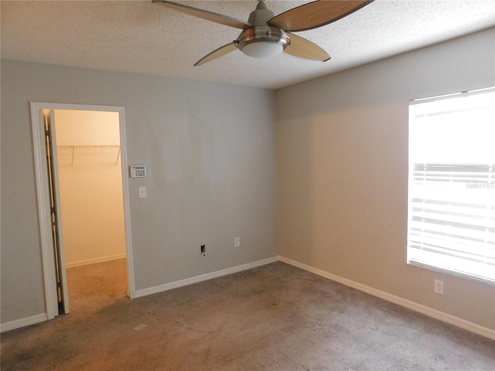 Image 7 of 24 For 8517 Edgewater Place Boulevard